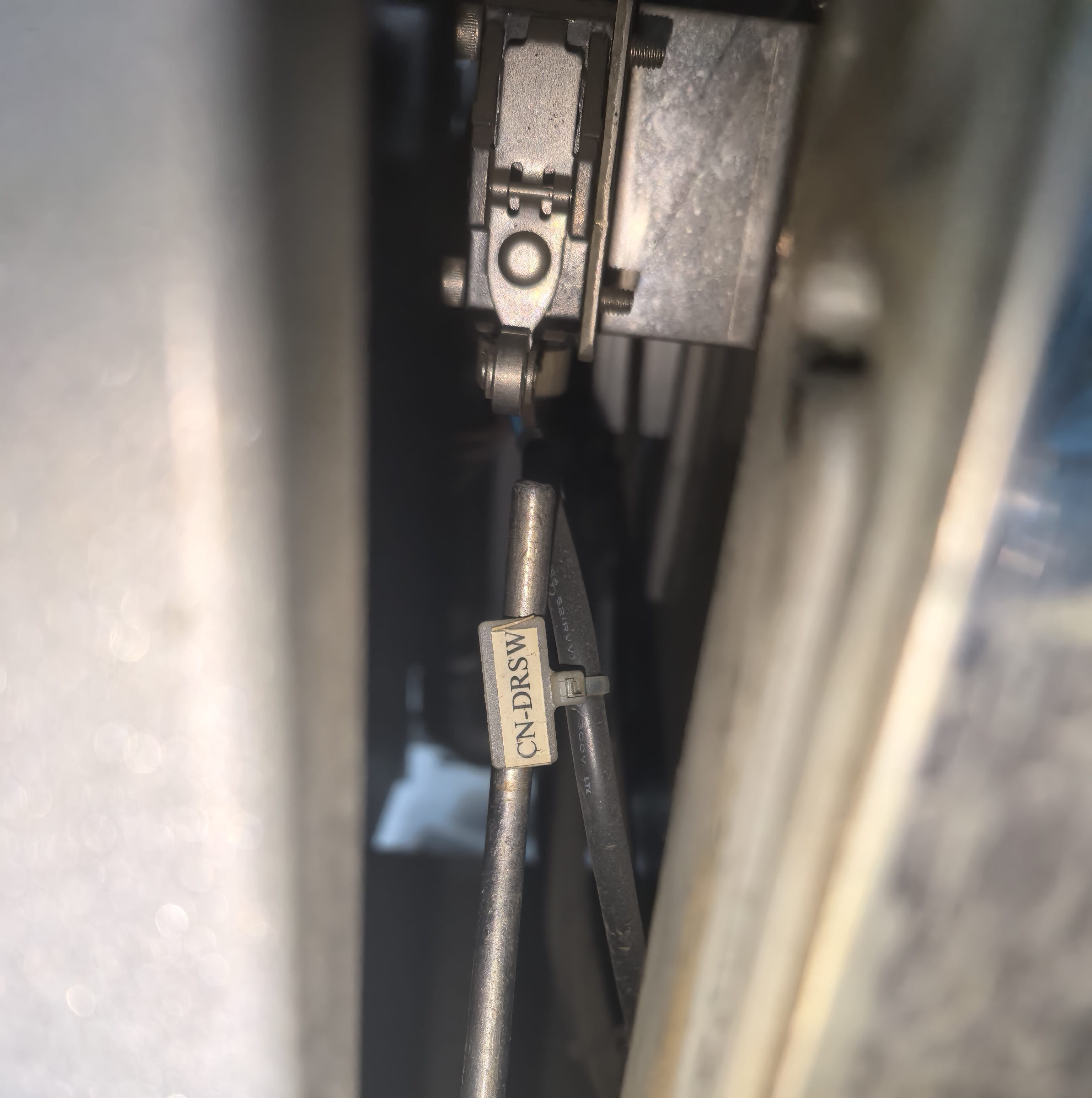 左边关门感应器